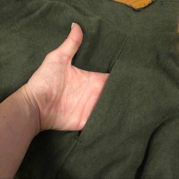 Green skirt - Picture 2 of 4